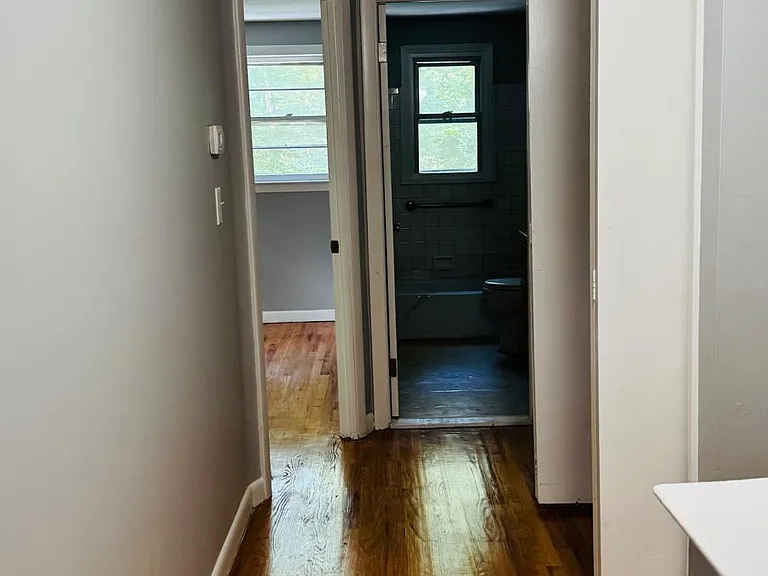 105-107 Madison Rd — Photo 9
