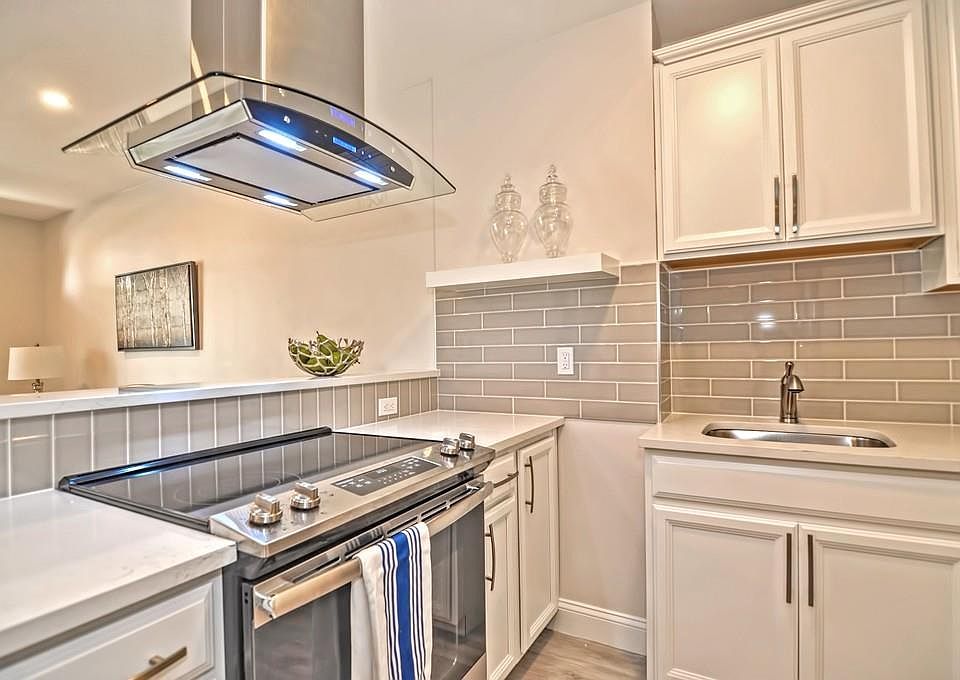 26 W Wyoming Ave Melrose MA Zillow