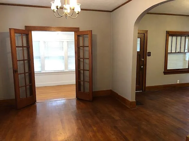 302 Melrose Ct — Photo 6