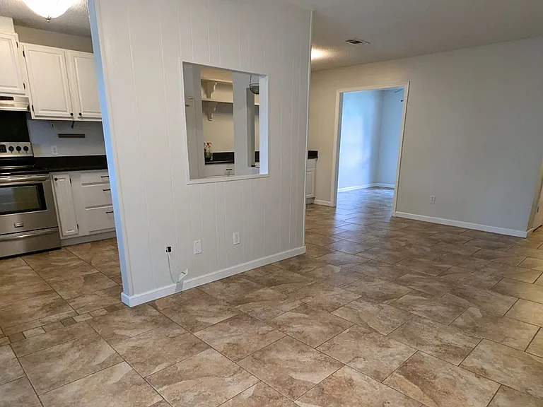 7935 Dartmoor Dr — Photo 6