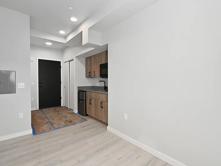 Clara Apartments — Photo 51