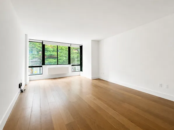 326 Greenwich Street image 1 of 7