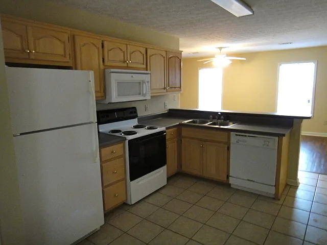 2006 Longview Ct — Photo 6