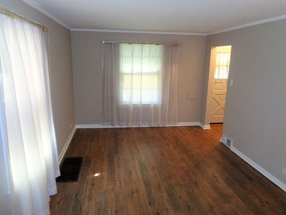 3rd image of 3615 S 57th Ct