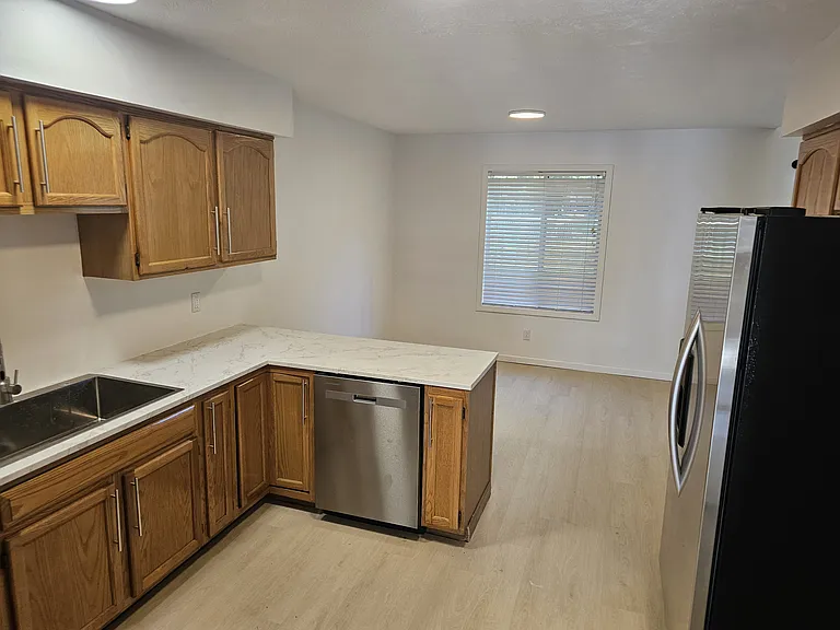 50 Westhaven Dr — Photo 18