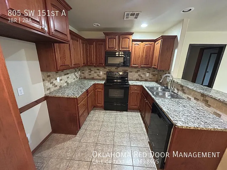 805 SW 151st St #A — Photo 3