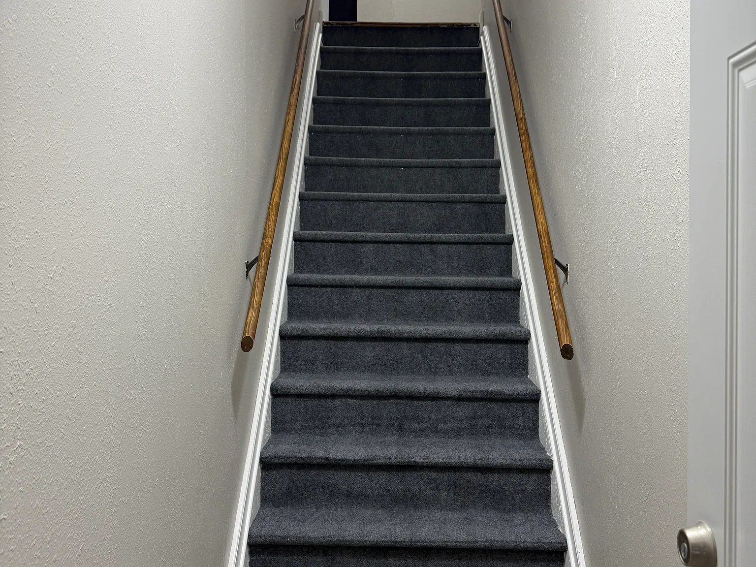 2 Bed 1 Bath Upstairs Unit — Photo 1