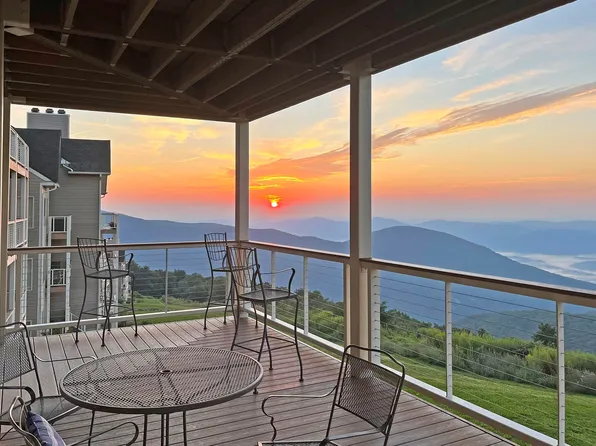 1611 Overlook, Wintergreen Resort, VA 22967