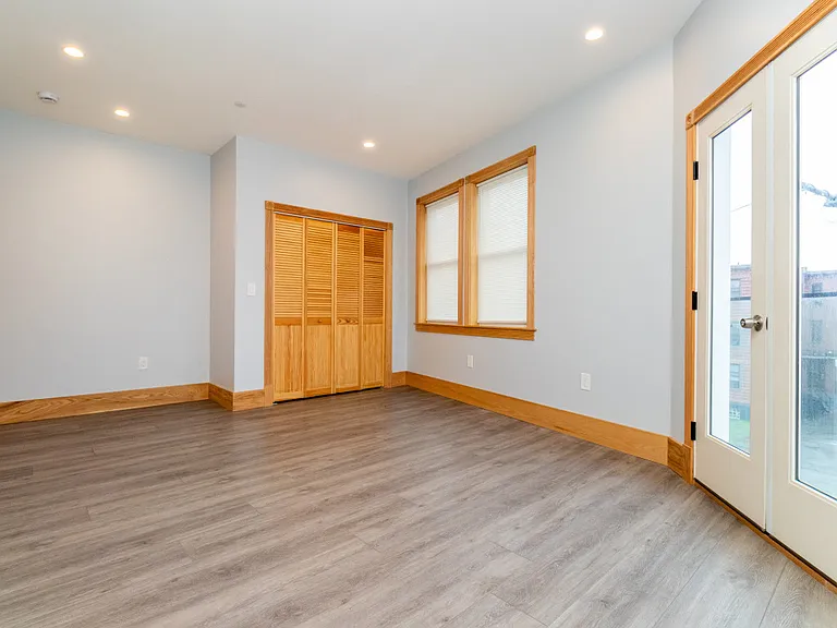 411 Adams St #3 — Photo 6