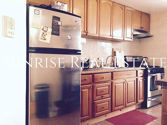 Rented by Sunrise Real Estate | media 32