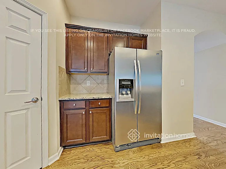 160 Edgewater Trl — Photo 10