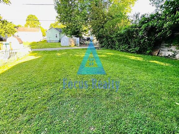 2nd image of 733 Jefferson Ave