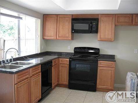 5th image of 806 Ravencroft Dr