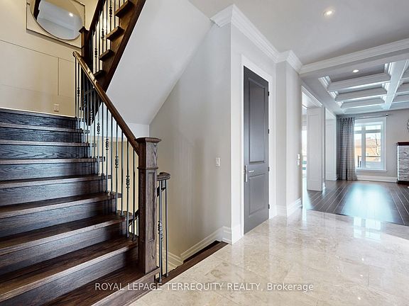 5th image of 537 Marksbury Rd