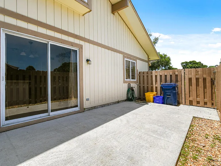 324 Maplecrest Cir — Photo 3
