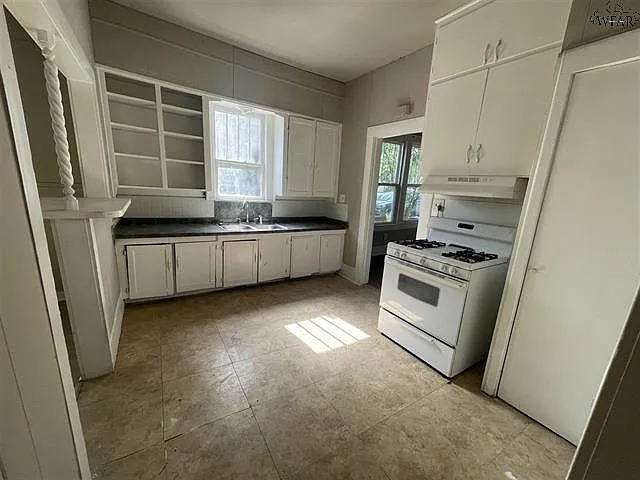 1609 Lucile Ave — Photo 3