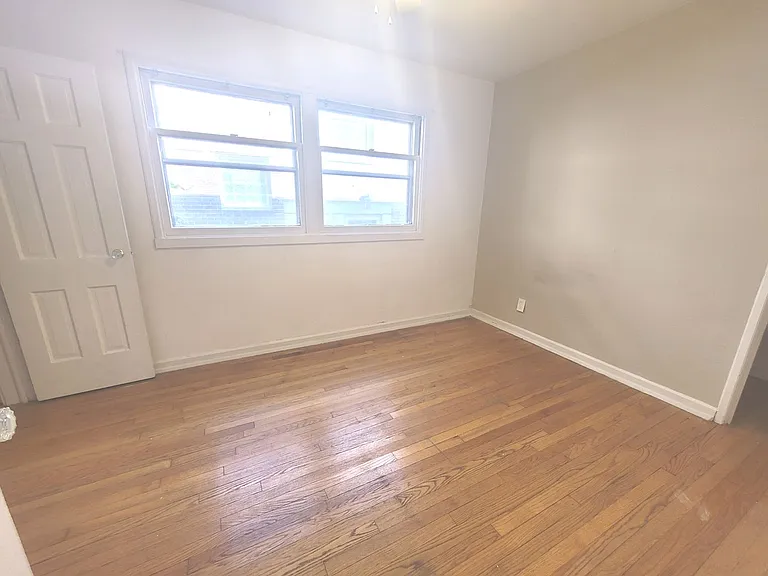 2523 Lake Dr — Photo 11