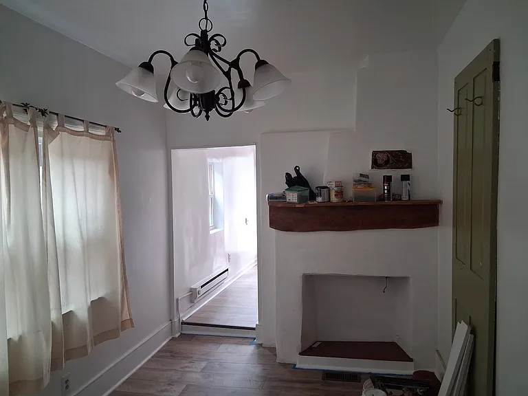 120 W Chestnut St — Photo 1