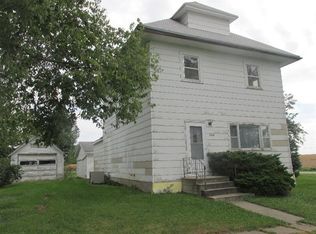 710 3rd St, Garwin, IA 50632