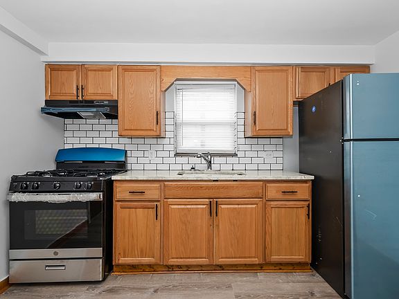 3rd image of 3639 W 63rd St APT 1F