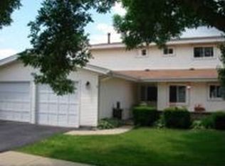 960 Walpole Ln, Schaumburg, IL 60193