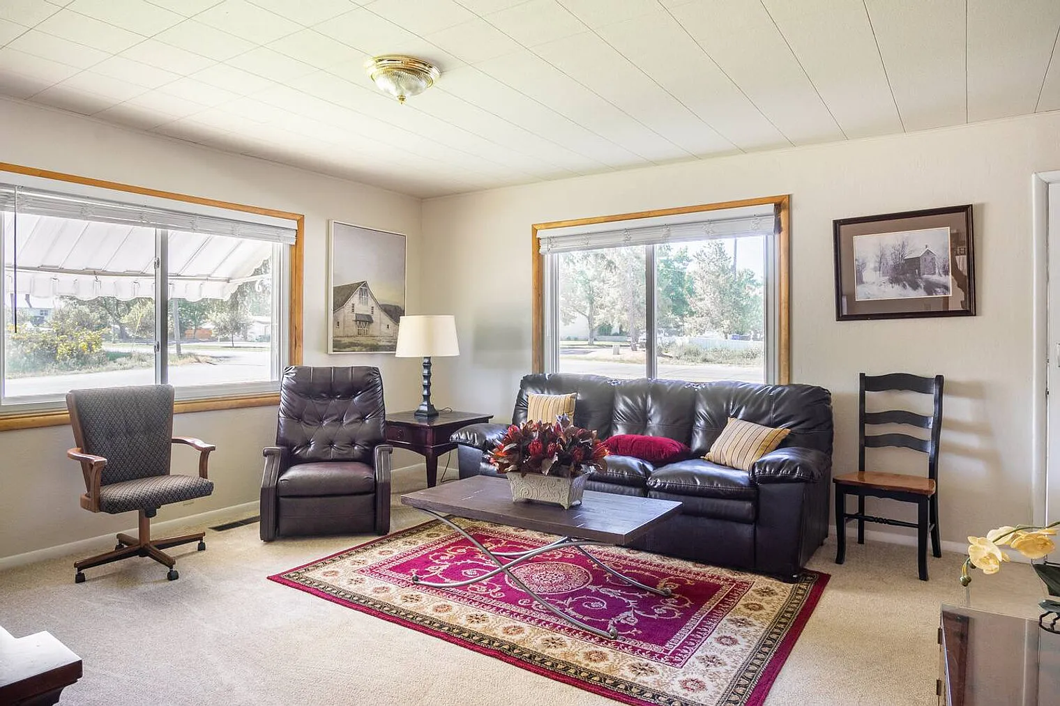 3 bed, 1.0 bath, 2497 sqft, $3,512 — Photo 2
