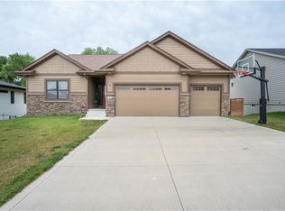 1729 S 11th St, Adel, IA 50003