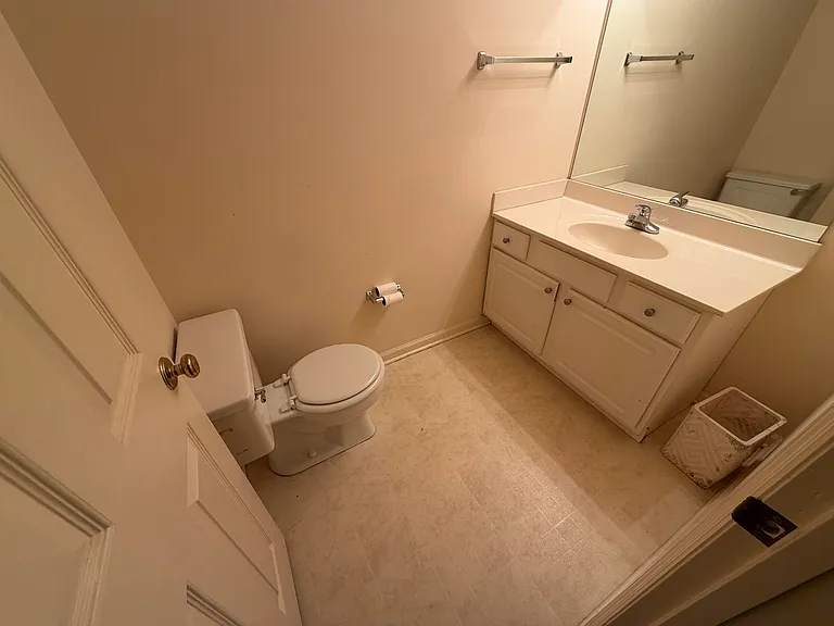 1112 Pepperhill Cir — Photo 26
