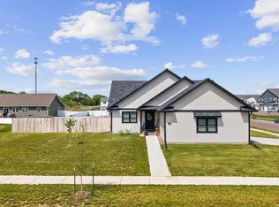 721 Roosevelt St, Baraboo, WI 53913