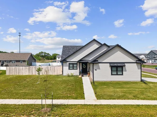 721 Roosevelt St, Baraboo, WI 53913