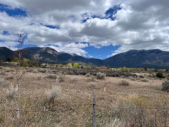 2nd image of 45 Las Animas Rd