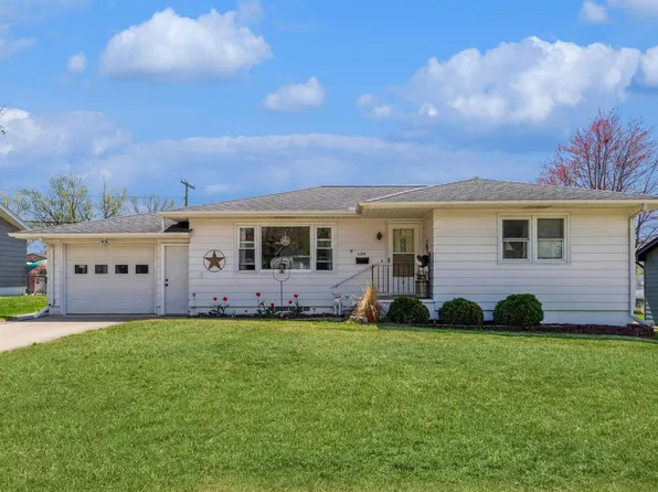 1129 6th Ave N, Clinton, IA 52732
