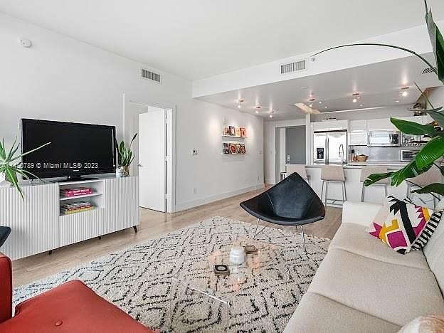 1st image of 601 NE 36th St APT 1602