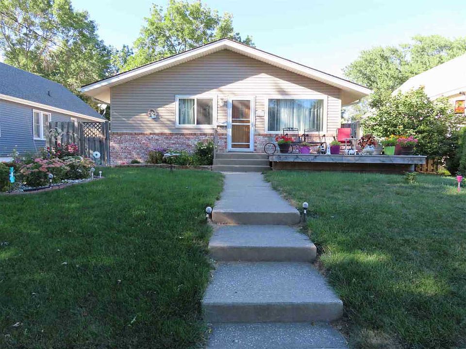 1st image of 3221 6th Ave