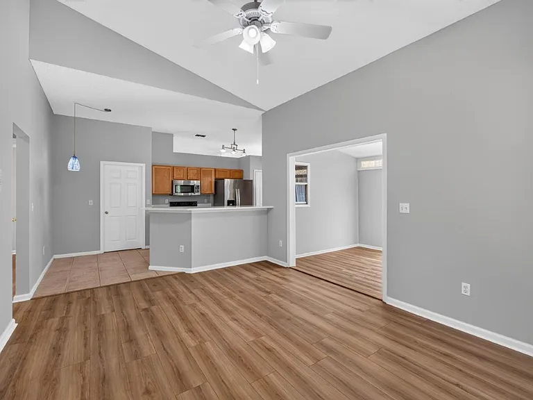 9256 Dale View Ln W — Photo 15