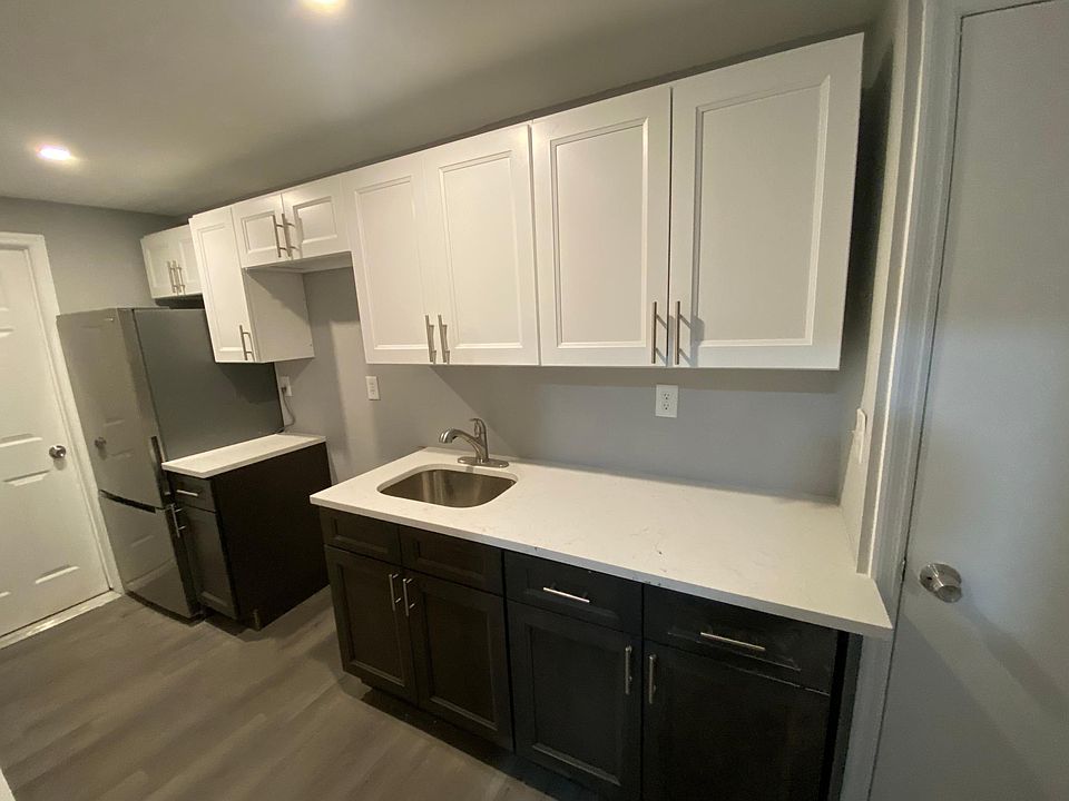 1st image of 145 Grand St APT 1