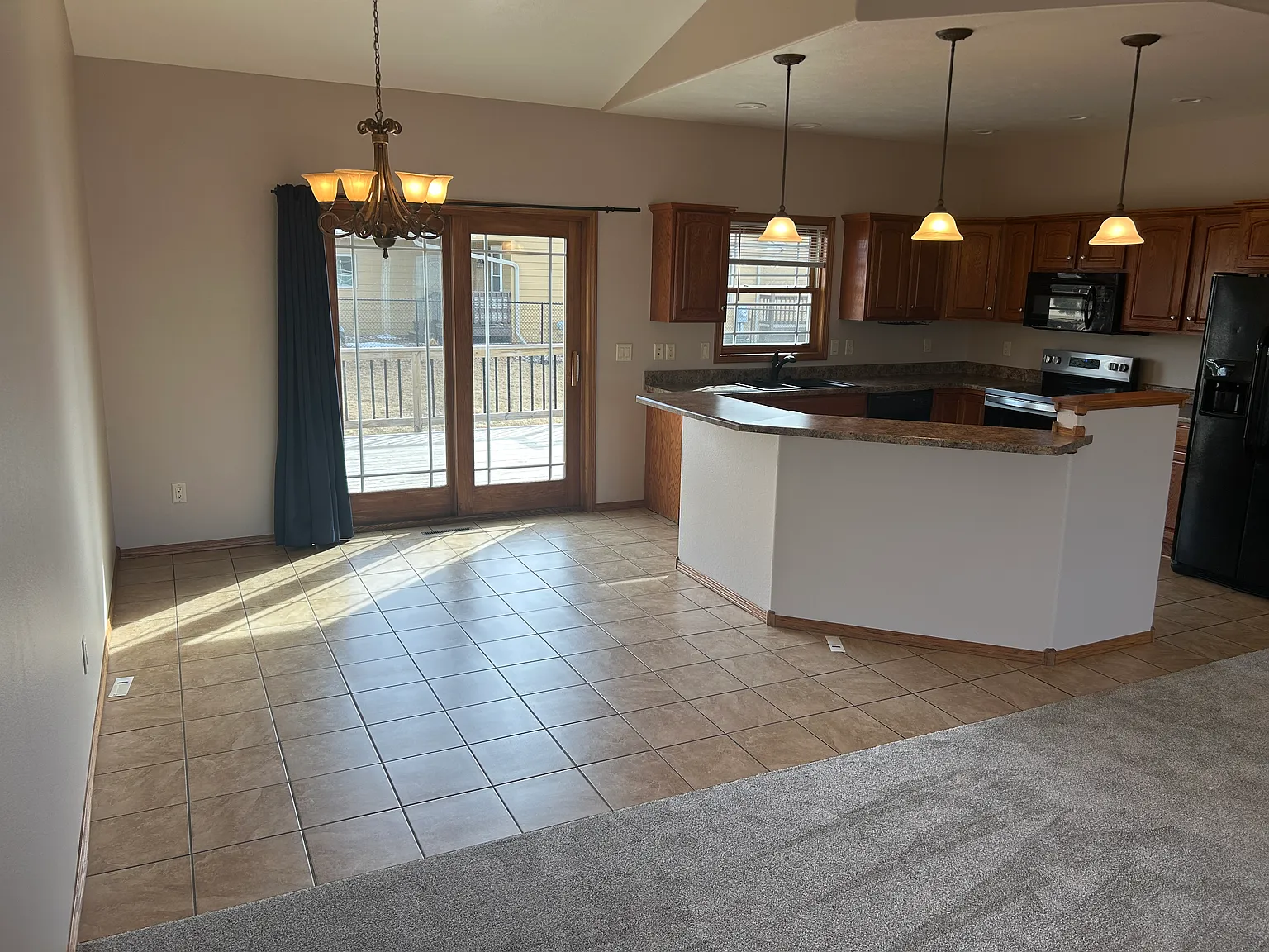 4 bed, 2316 sqft, $2,200 — Photo 4