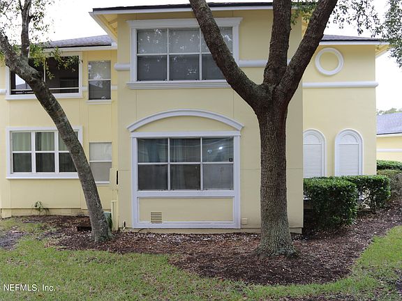 3rd image of 1800 The Greens Way APT 1502