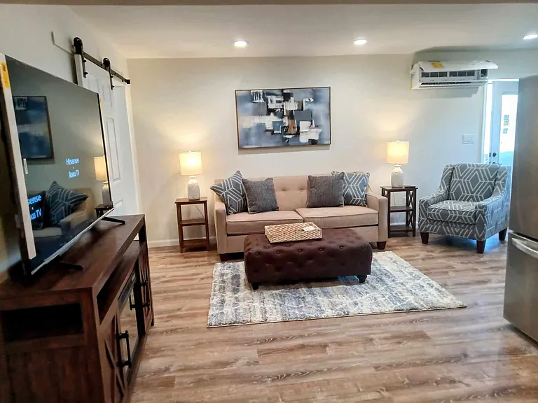 33 E Loudoun St — Photo 3