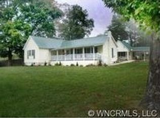 99 Wakefield Dr, Hendersonville, NC 28792