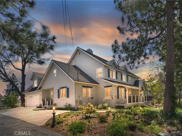 27513 Saint Bernard Ln, Lake Arrowhead, CA 92352