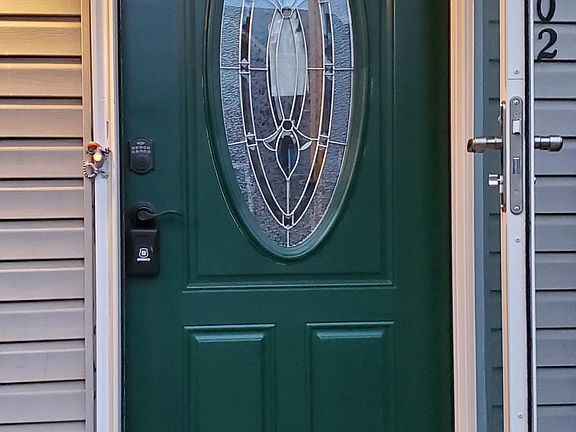 Front door to 1302 Hii Born