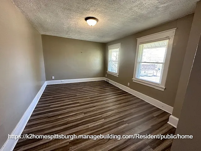 1130 Irwin St — Photo 7