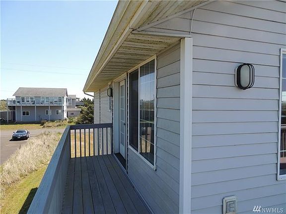 3rd image of 965 S Sand Dune Ave SW