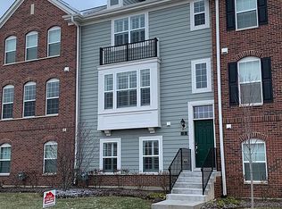 5 Neri Dr, Schaumburg, IL 60194