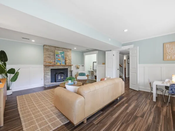 9825 Betteker Ln, Rockville, MD 20854