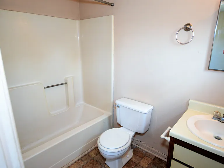 545 Valley St #7 — Photo 4