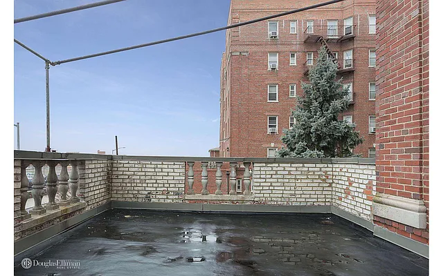 Sold by Douglas Elliman | media 33