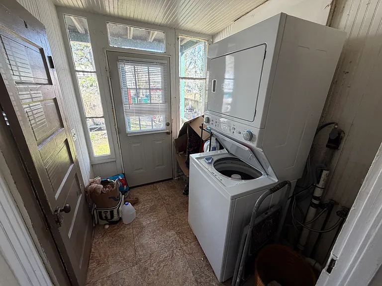 337 S Laurel St — Photo 9