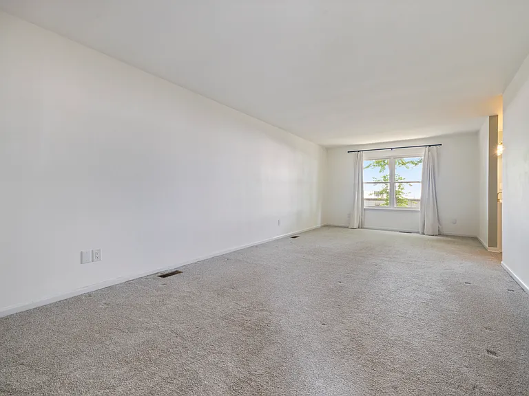 5316 Glenville Cir — Photo 17